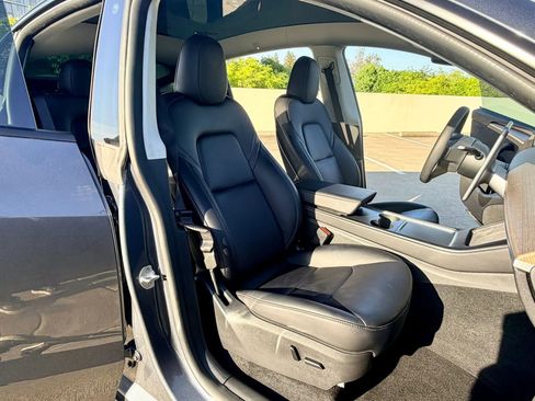 Used 2022 Tesla Model Y Long Range AWD/4WD image 15