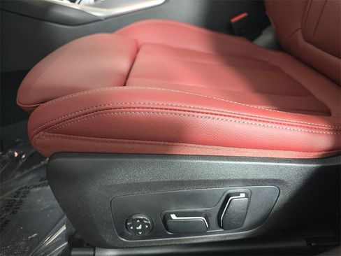 New 2026 BMW 330i xDrive Sedan w/ M Sport Package image 29