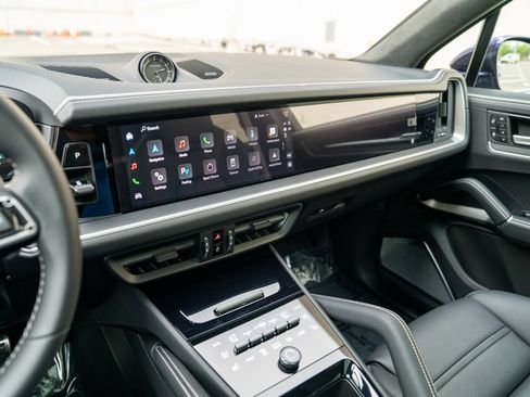 New 2025 Porsche Cayenne GTS image 16