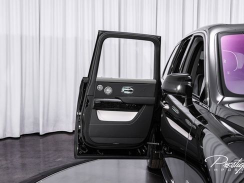 Used 2025 Rolls-Royce Cullinan image 51