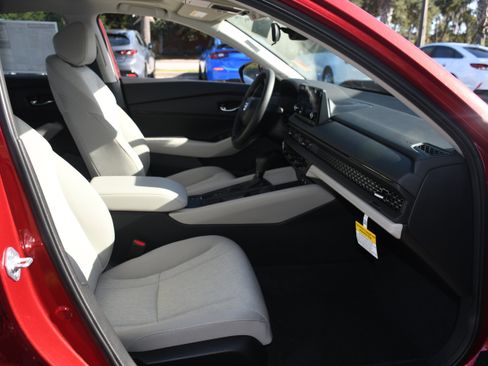 New 2025 Honda Accord SE image 11