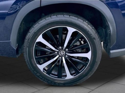 Used 2022 Toyota Highlander XSE FWD image 20