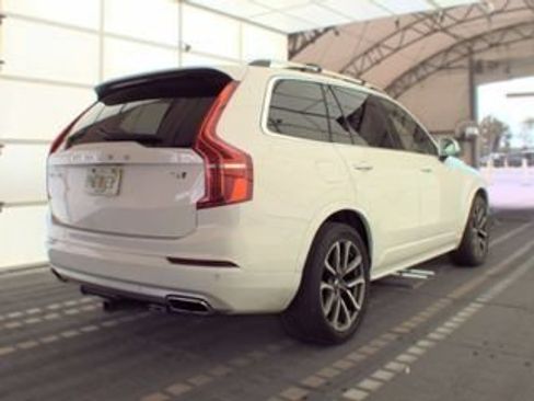 Used 2019 Volvo XC90 T6 Momentum w/ Protection Package Premier AWD/4WD image 3