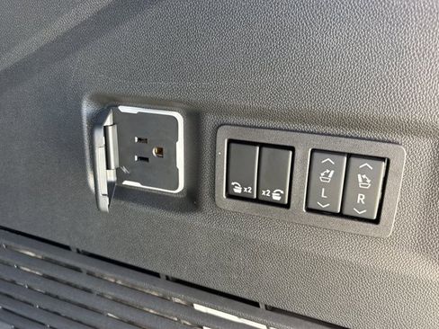 Used 2024 GMC Yukon Denali Ultimate w/ LPO, Floor Liner Package image 9