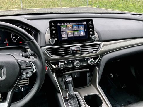 Used 2018 Honda Accord Sport image 7