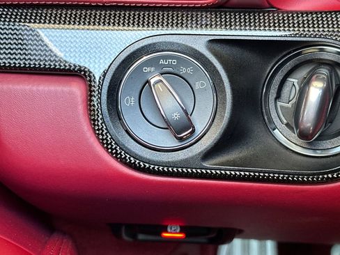Certified 2019 Porsche 911 Targa 4 GTS AWD/4WD image 34