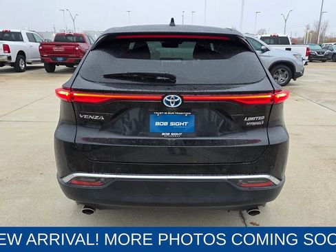 Used 2021 Toyota Venza Limited image 4