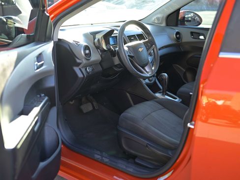 Used 2013 Chevrolet Sonic LT image 6