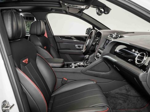 Certified 2022 Bentley Bentayga image 2