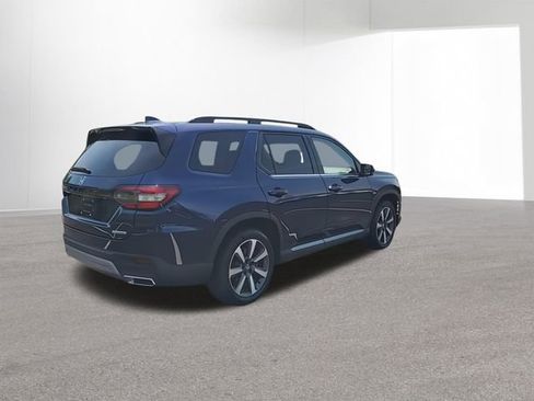 Used 2024 Honda Pilot Touring image 9