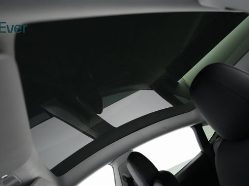 Used 2021 Tesla Model Y Performance image 25