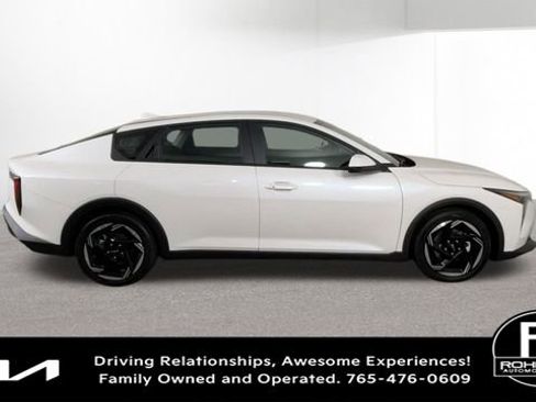New 2025 Kia K4 EX image 2