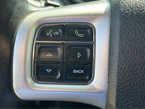 Used 2014 Dodge Journey SXT w/ Flexible Seating Group image 19