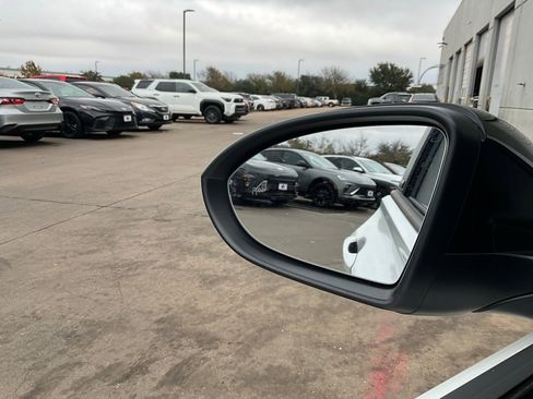 Used 2025 Volkswagen Jetta Sport image 16