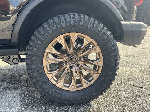 New 2025 Ford Bronco Big Bend w/ Black Diamond Package image 26