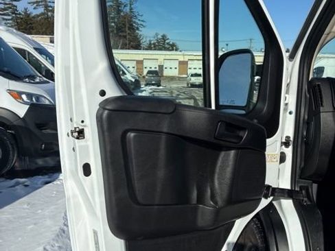 Used 2025 RAM ProMaster 2500 w/ Convenience Group image 16