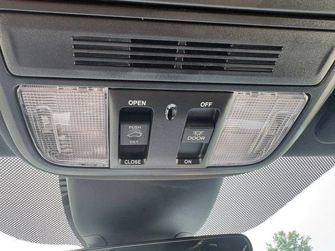 Used 2023 Honda Odyssey Sport image 23