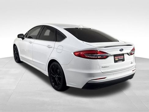 Used 2019 Ford Fusion SE w/ Equipment Group 151A FWD image 7