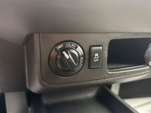 Used 2015 Nissan Xterra S AWD/4WD image 23
