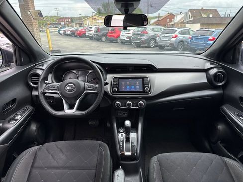 Used 2020 Nissan Kicks S image 9