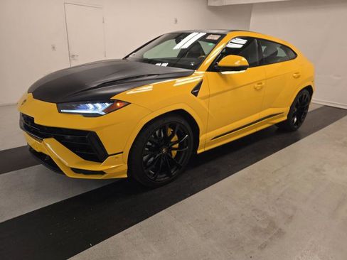 Used 2024 Lamborghini Urus S image 2