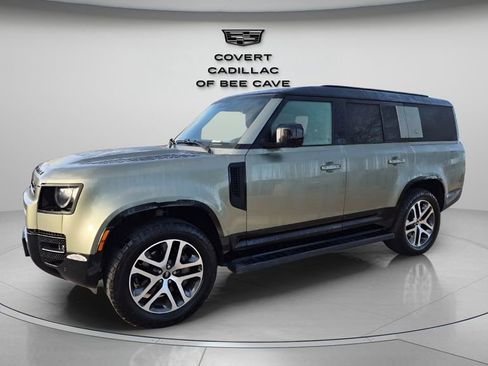 Used 2024 Land Rover Defender 130 X-Dynamic SE image 3