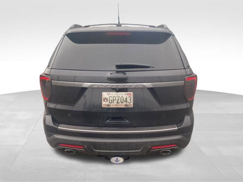 Used 2018 Ford Explorer XLT w/ Equipment Group 202A image 3
