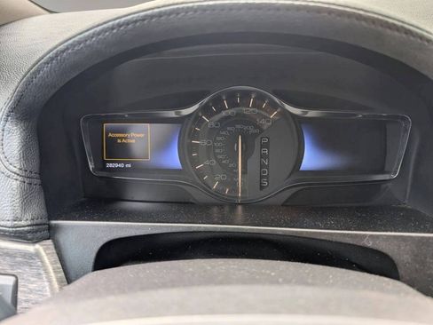 Used 2013 Lincoln MKX FWD image 39