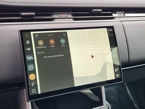 Certified 2025 Land Rover Range Rover SE image 18