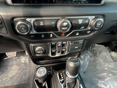 New 2026 Jeep Gladiator Sport AWD/4WD image 27