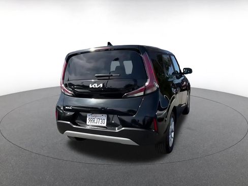 Used 2025 Kia Soul LX w/ LX Technology Package FWD image 15