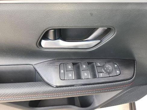 Certified 2025 Nissan Kicks SR FWD image 29