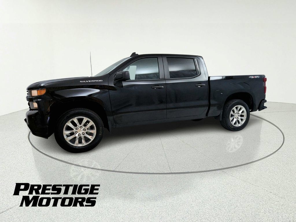 Used 2019 Chevrolet Silverado 1500 Custom w/ Custom Value Package AWD/4WD image 3