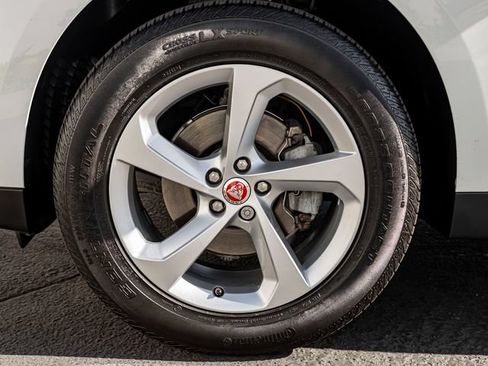 Used 2019 Jaguar F-PACE Premium AWD/4WD image 11