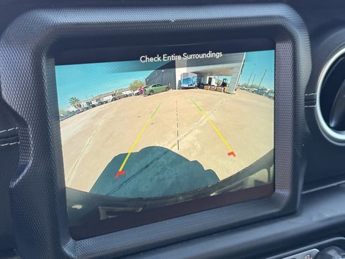 Used 2023 Jeep Wrangler Sahara image 19