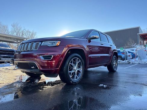 Used 2019 Jeep Grand Cherokee Overland image 3