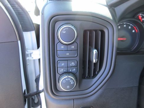 Certified 2025 Chevrolet Silverado 2500 W/T w/ WT Convenience Package AWD/4WD image 19