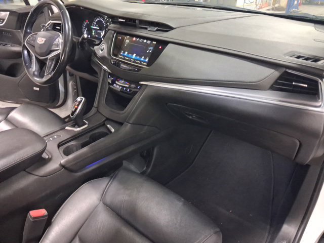 Used 2018 Cadillac XT5 Luxury w/ Driver Awareness Package AWD/4WD image 16