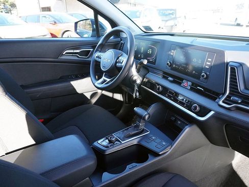 Used 2025 Kia Sportage LX image 27