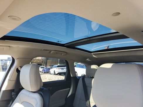 New 2026 Lincoln Corsair Reserve image 12