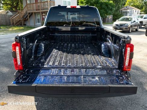 Used 2023 Ford F250 Lariat w/ Sport Appearance Package image 8