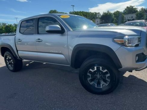 Certified 2022 Toyota Tacoma TRD Off-Road w/ Technology Package AWD/4WD image 8