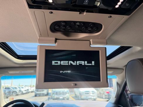 Used 2018 GMC Yukon Denali w/ Denali Ultimate Package AWD/4WD image 25