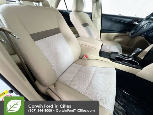 Used 2012 Toyota Camry LE FWD image 17