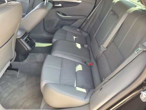 Used 2014 Chevrolet Impala LT w/ Convenience Package FWD image 28