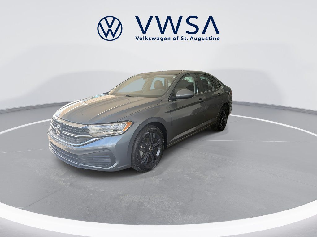 Certified 2024 Volkswagen Jetta SE FWD image 4