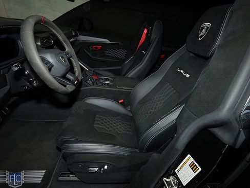 Used 2023 Lamborghini Urus Performante image 19
