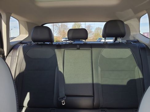 New 2026 Volkswagen Taos SE image 33