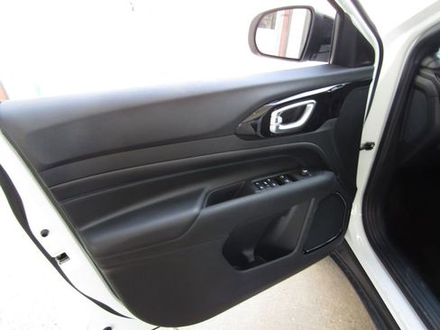 New 2026 Jeep Compass Latitude AWD/4WD image 19