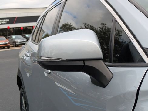 Certified 2024 Toyota Corolla Cross XLE image 11